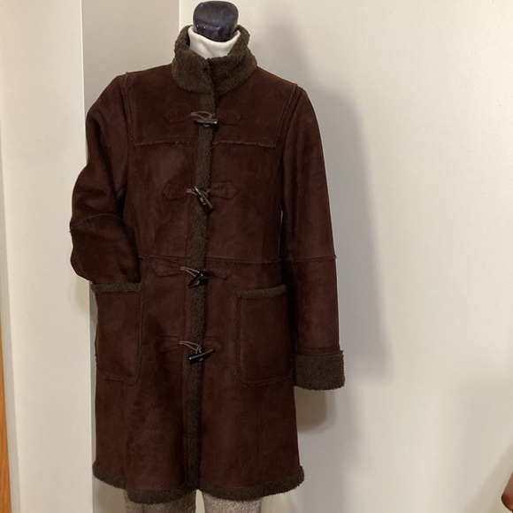 Dk. Brown Talbots, fx. Microsuede, knee length Coat.
Item# FWc1 - Picture 5 of 6